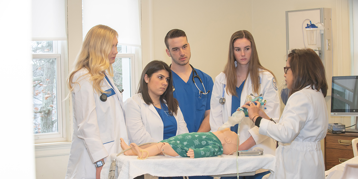 nursing majors with simulator
