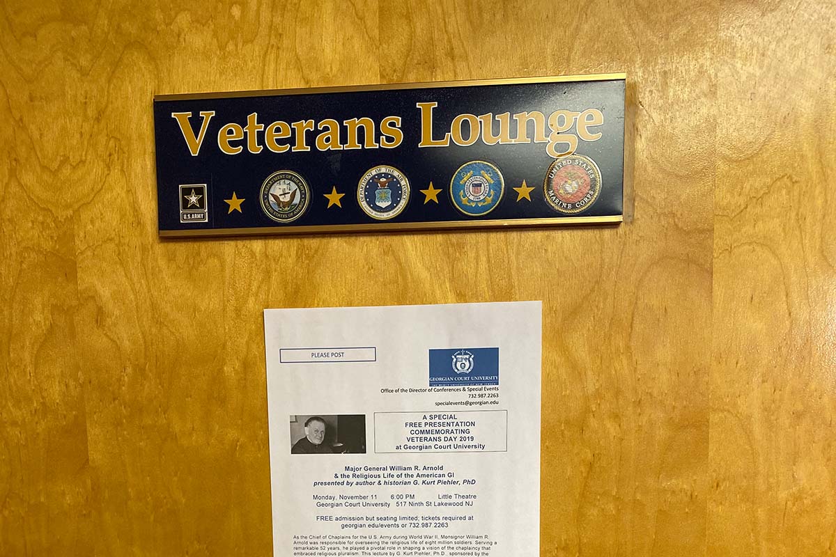 Veterans Lounge sign